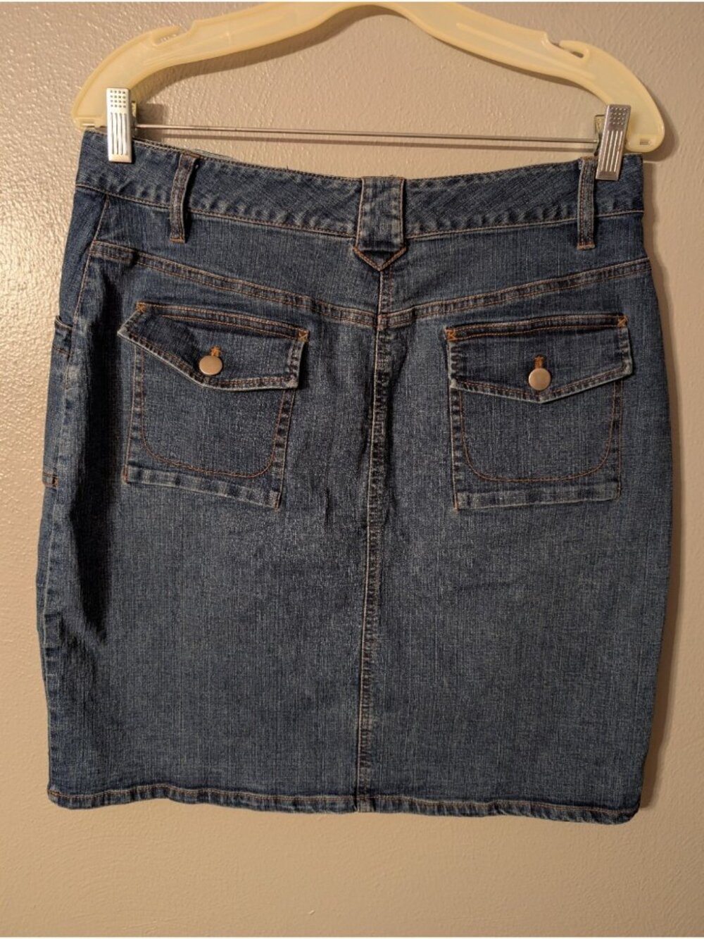Chico's Medium Wash Denim Skirt Stretch Pockets Blue Jean Straight Casual 2 - Picture 3 of 6